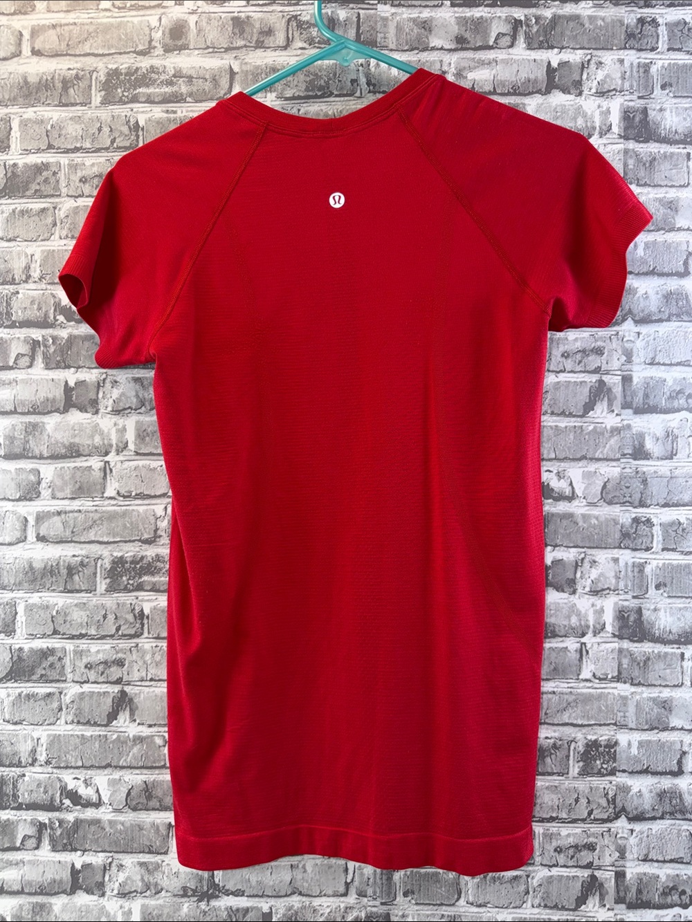 lululemon athletica Bright Red Short Sleeve Athletic Tee
